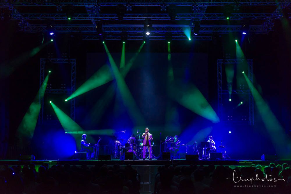 Japanaese singer Atari Kousuke singing at his first concert in Singapore